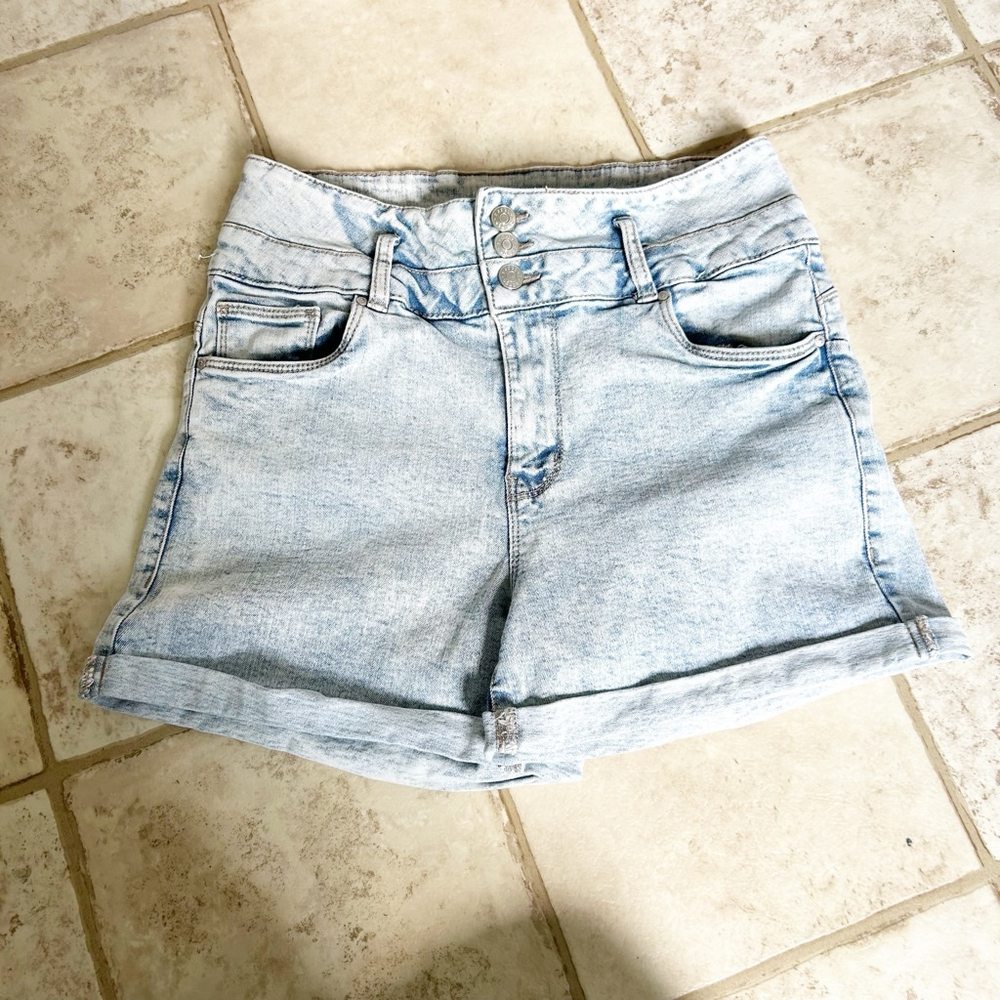 Women's Refuge Denim Acid Wash Blue Denim Shorts Size 7 Stretch Spring Summer